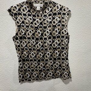 Casual Corner Black and White Chain Pattern Top